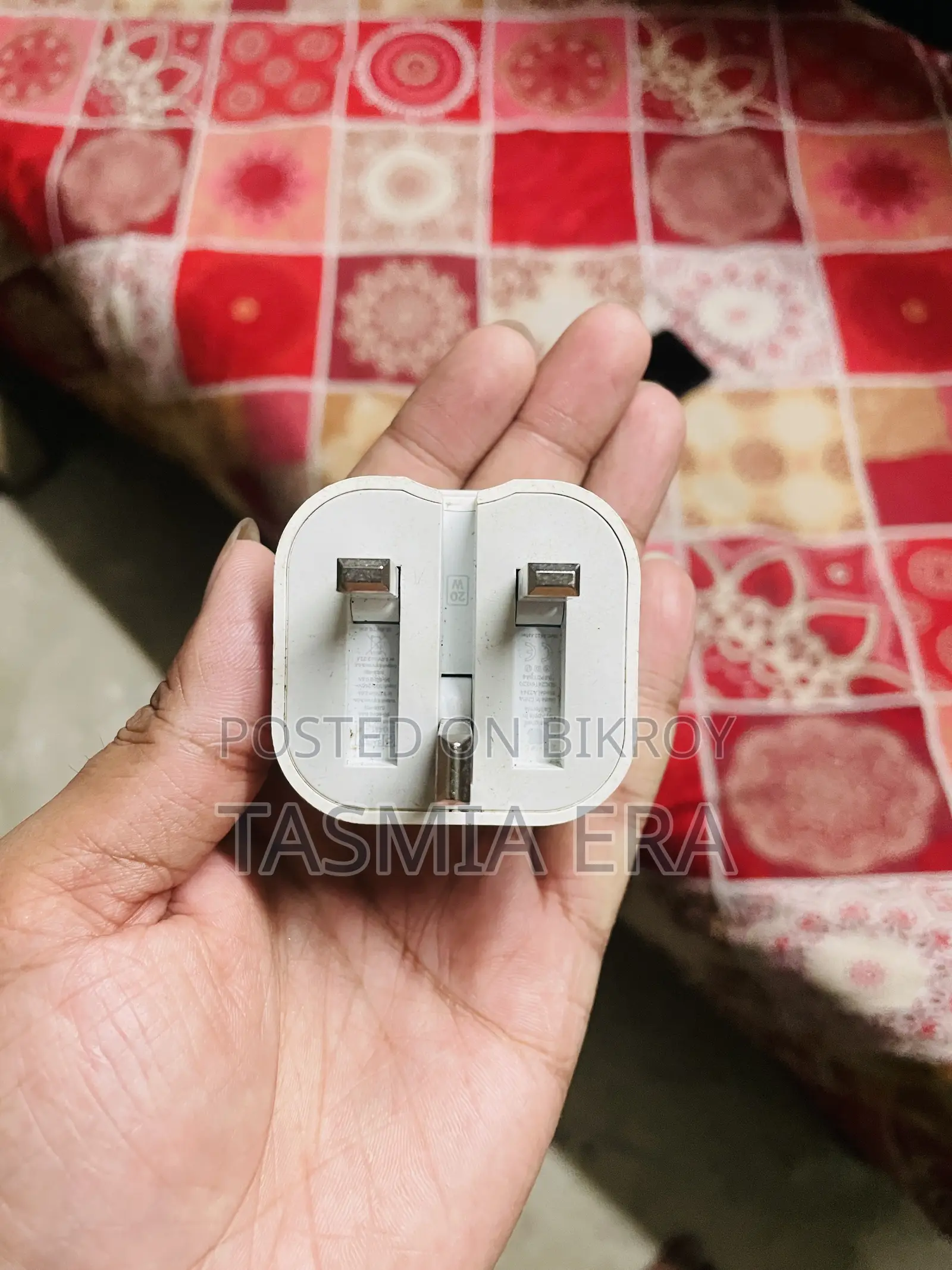 অ্যাপল অরিজিনাল ৩ পিন ২০ ওয়াট অ্যাডাপ্টার
