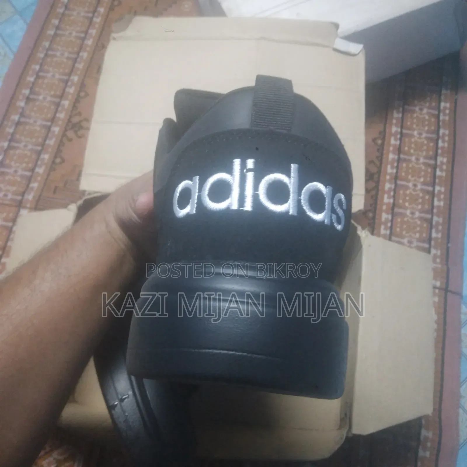 অ্যাডিডাস জুতা ৪৪ সাইজ ভিয়েতনাম থেকে আনা নতুন