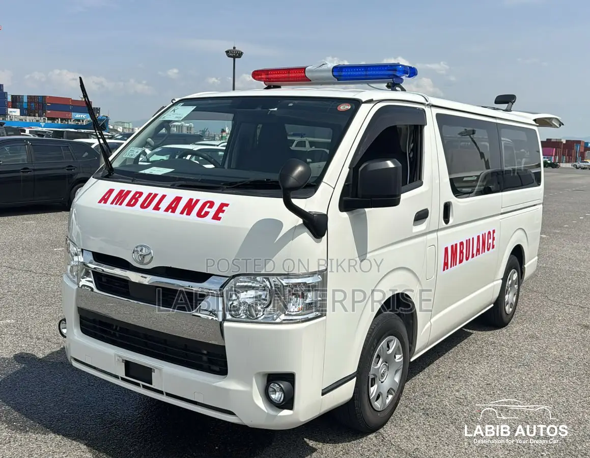 Toyota HiAce 2022 White