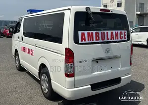 Toyota HiAce 2022 White