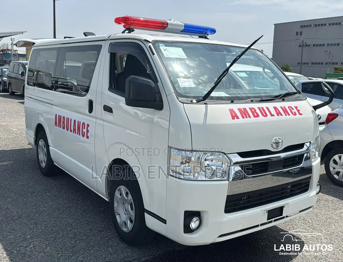 Toyota HiAce 2022 White