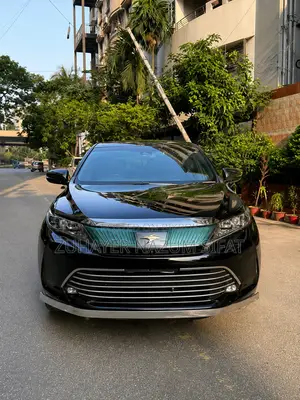 Toyota Harrier Hybrid Premium 2018 Black