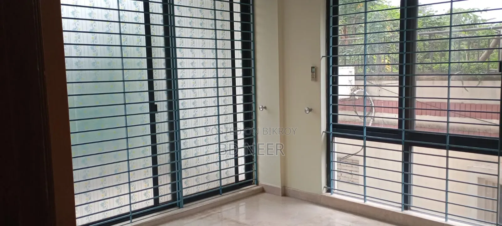 গুলশানে অফিস ভাড়ার জন্য ২৭০০ বর্গফুট আবাসিক সেমি-ফার্নিশড স্পেস