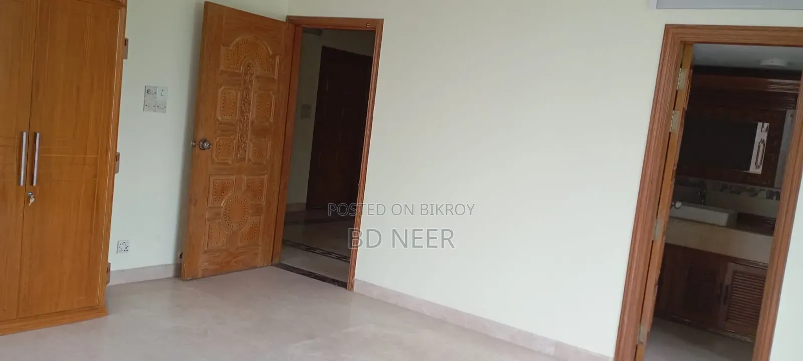 গুলশানে অফিস ভাড়ার জন্য ২৭০০ বর্গফুট আবাসিক সেমি-ফার্নিশড স্পেস