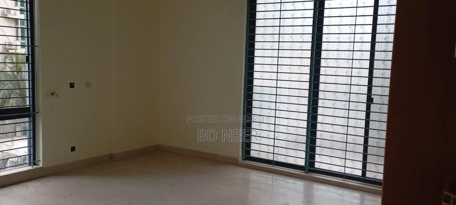 গুলশানে অফিস ভাড়ার জন্য ২৭০০ বর্গফুট আবাসিক সেমি-ফার্নিশড স্পেস