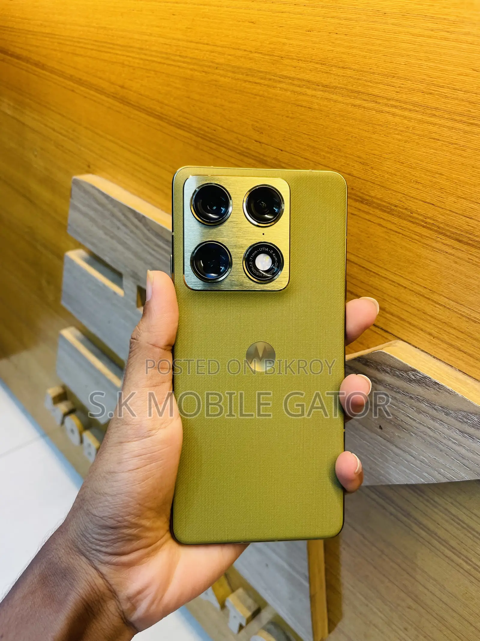 Motorola 512 GB Green