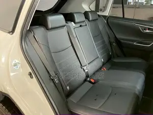 Toyota RAV4 2021 Pearl