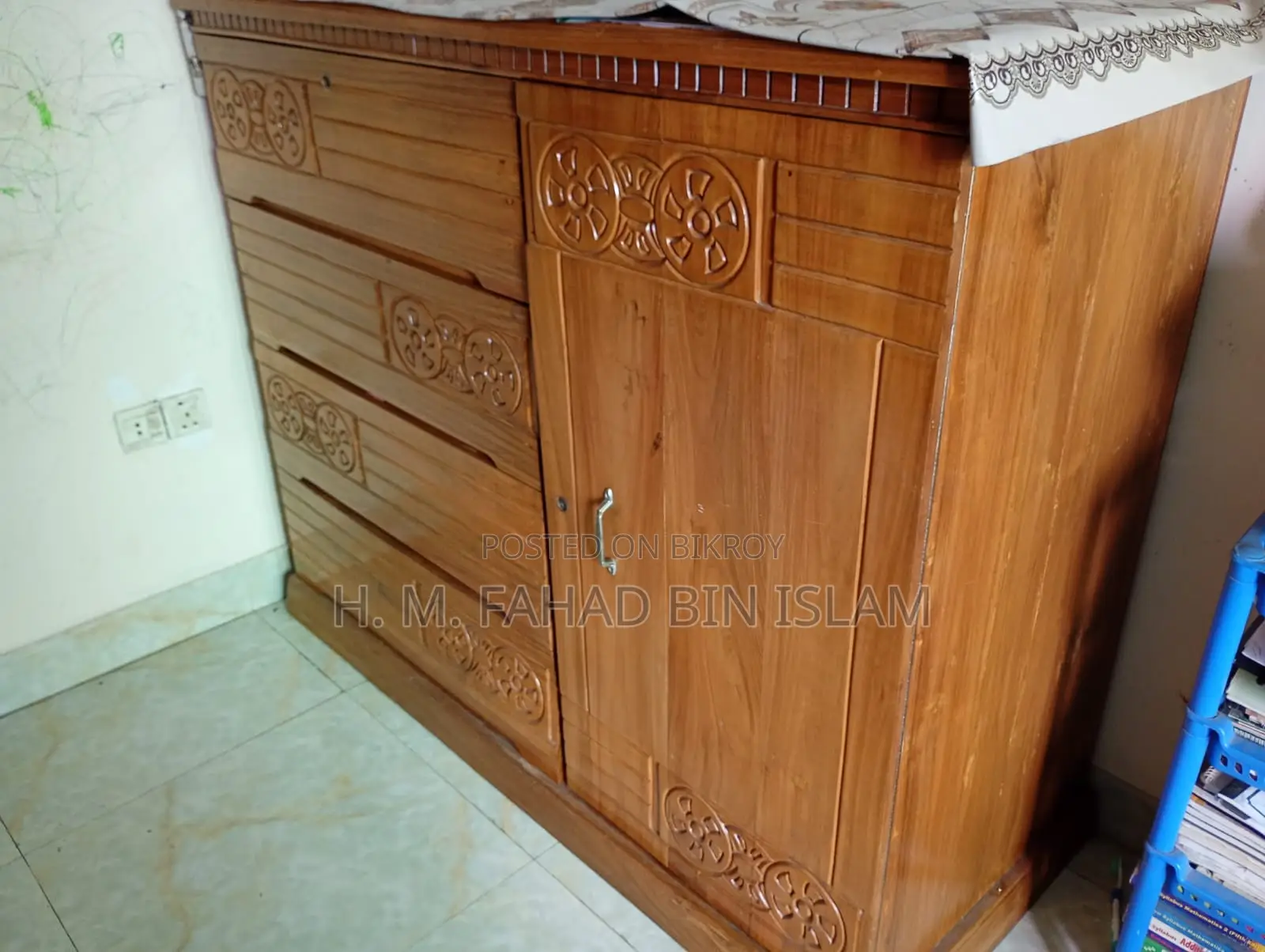 Wardrobe/Cup Board