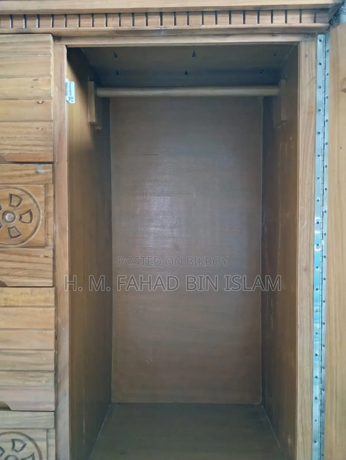 Wardrobe/Cup Board