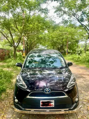 New Toyota Sienta 1.5 Hybrid FWD 2018 Black