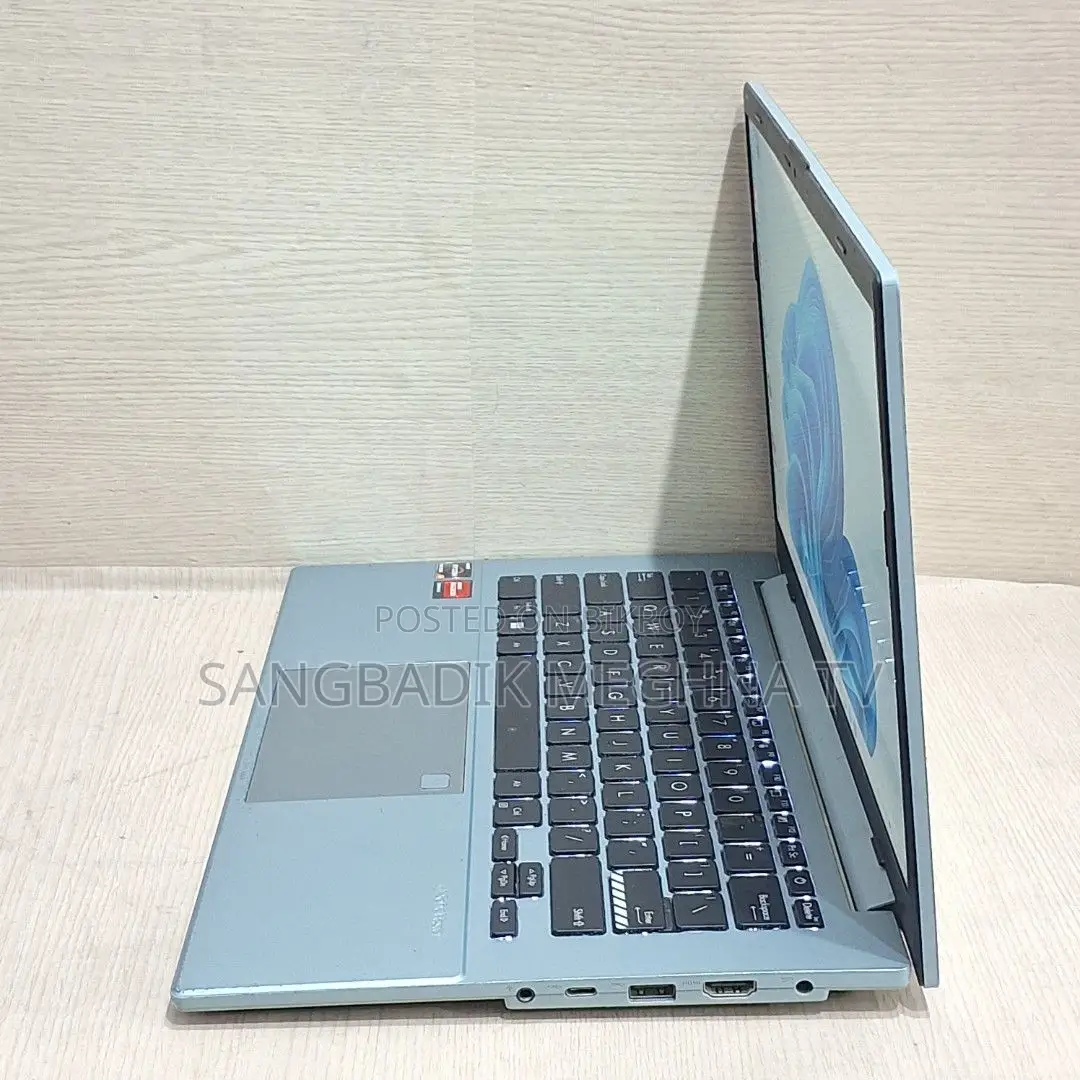 Laptop ASUS 4GB Intel SSD 500GB