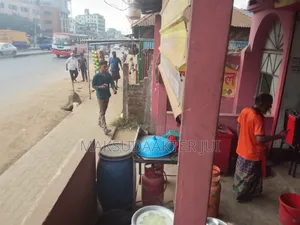 দোকান ভাড়া হবে
