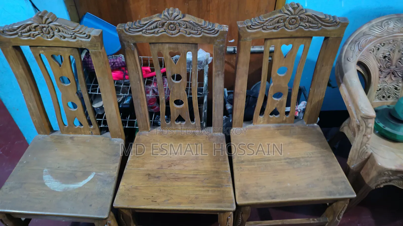 Dining Table and 6 Chairs