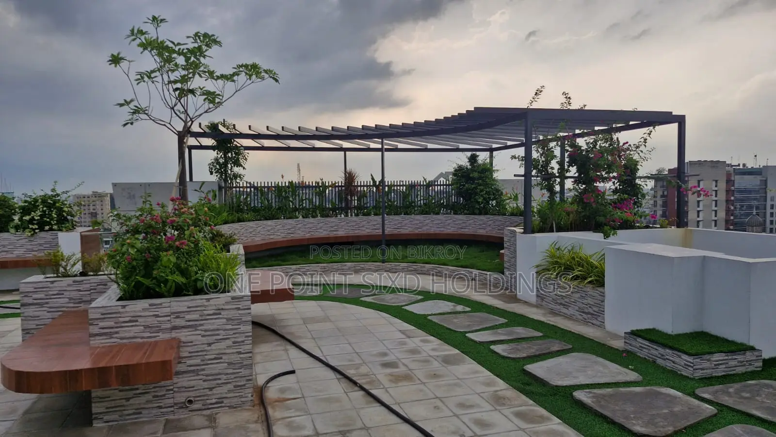 5bdrm Apartment in Uttara for sale