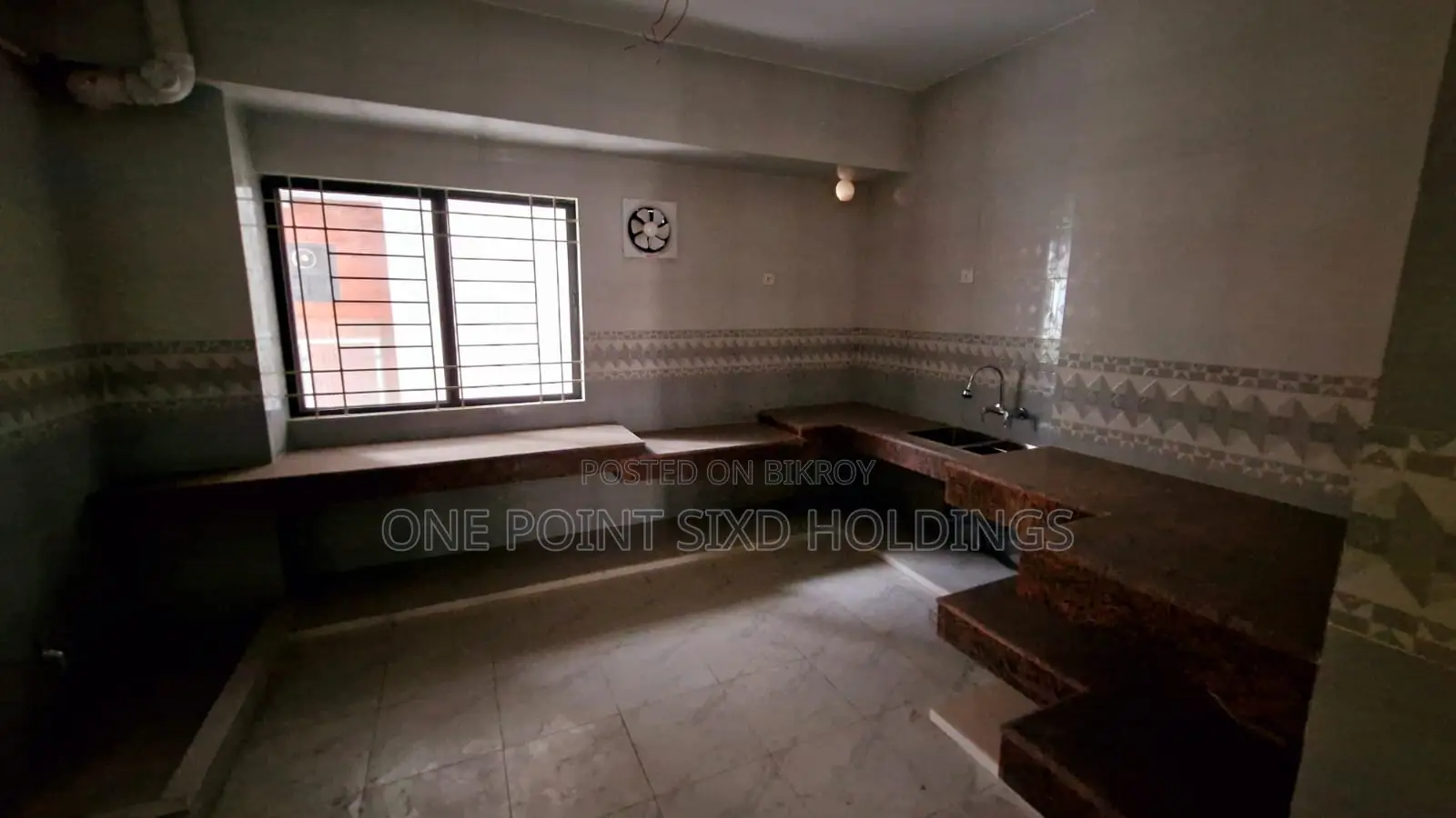 5bdrm Apartment in Uttara for sale