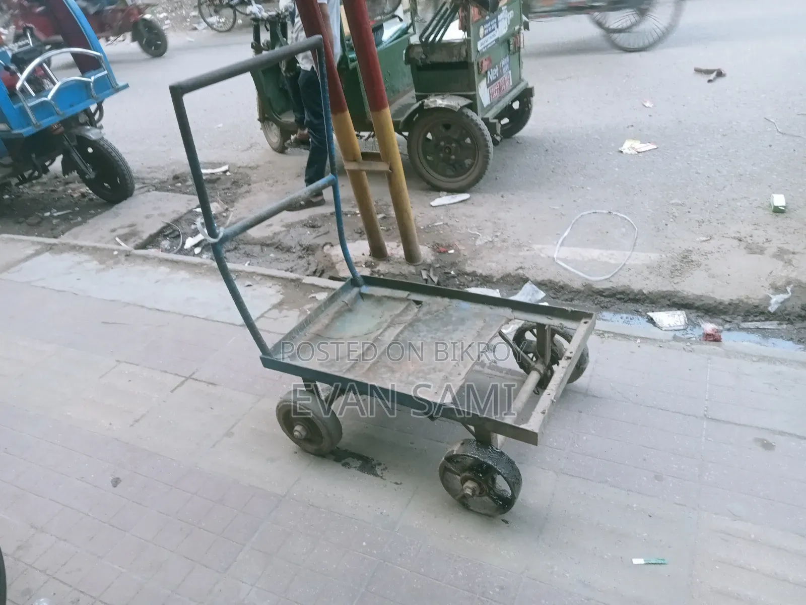 হার্ডওয়ারের মাল টানার জন্য টলি