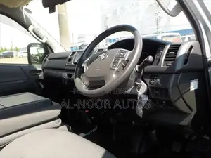 Toyota HiAce 2021 Silver