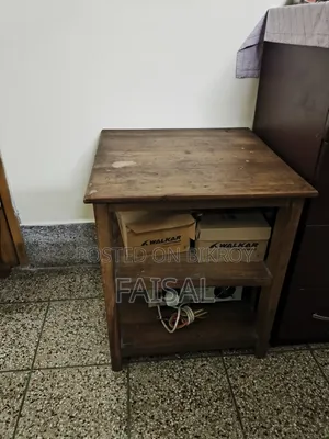 কাঠের টিভি স্ট্যান্ড
