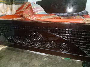 একটি পারটেক্সের খাট বিক্রি হবে