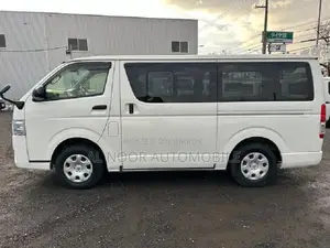 Toyota HiAce 2021 White