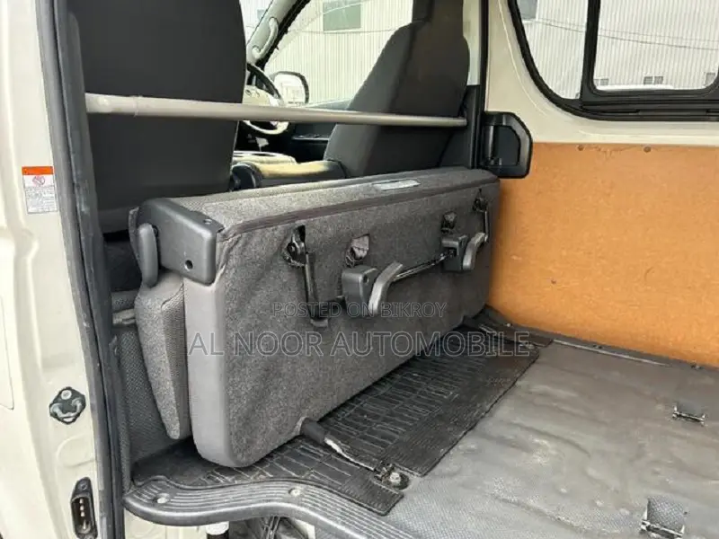 Toyota HiAce 2021 White