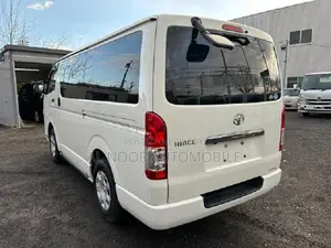 Toyota HiAce 2021 White