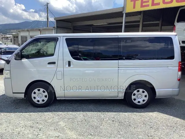 Toyota HiAce 2021 Silver