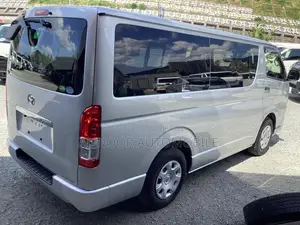 Toyota HiAce 2021 Silver