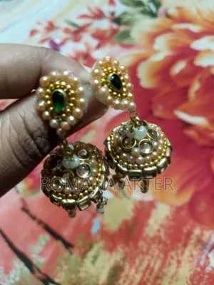 হাতে তৈরী কানের ঝুমকা