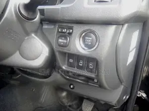 টয়োটা হাইএস ২০২৩ কালো