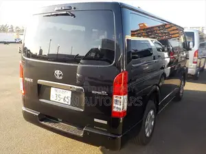Toyota HiAce 2022 Black
