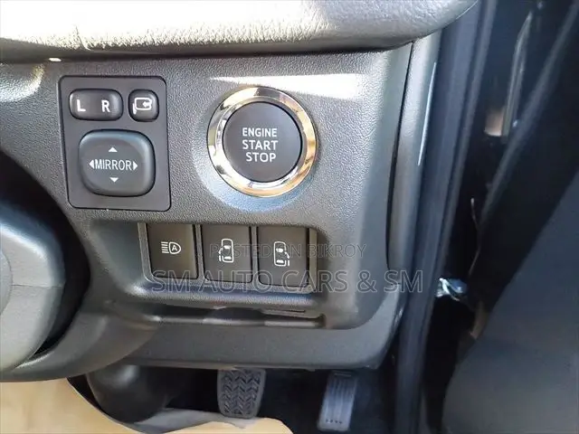 Toyota HiAce 2022 Black