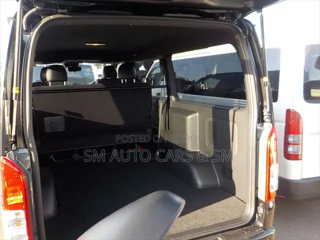 Toyota HiAce 2022 Black