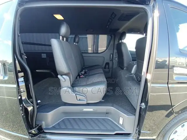 Toyota HiAce 2022 Black