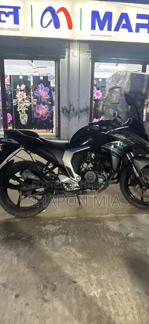 Yamaha 2022 Black