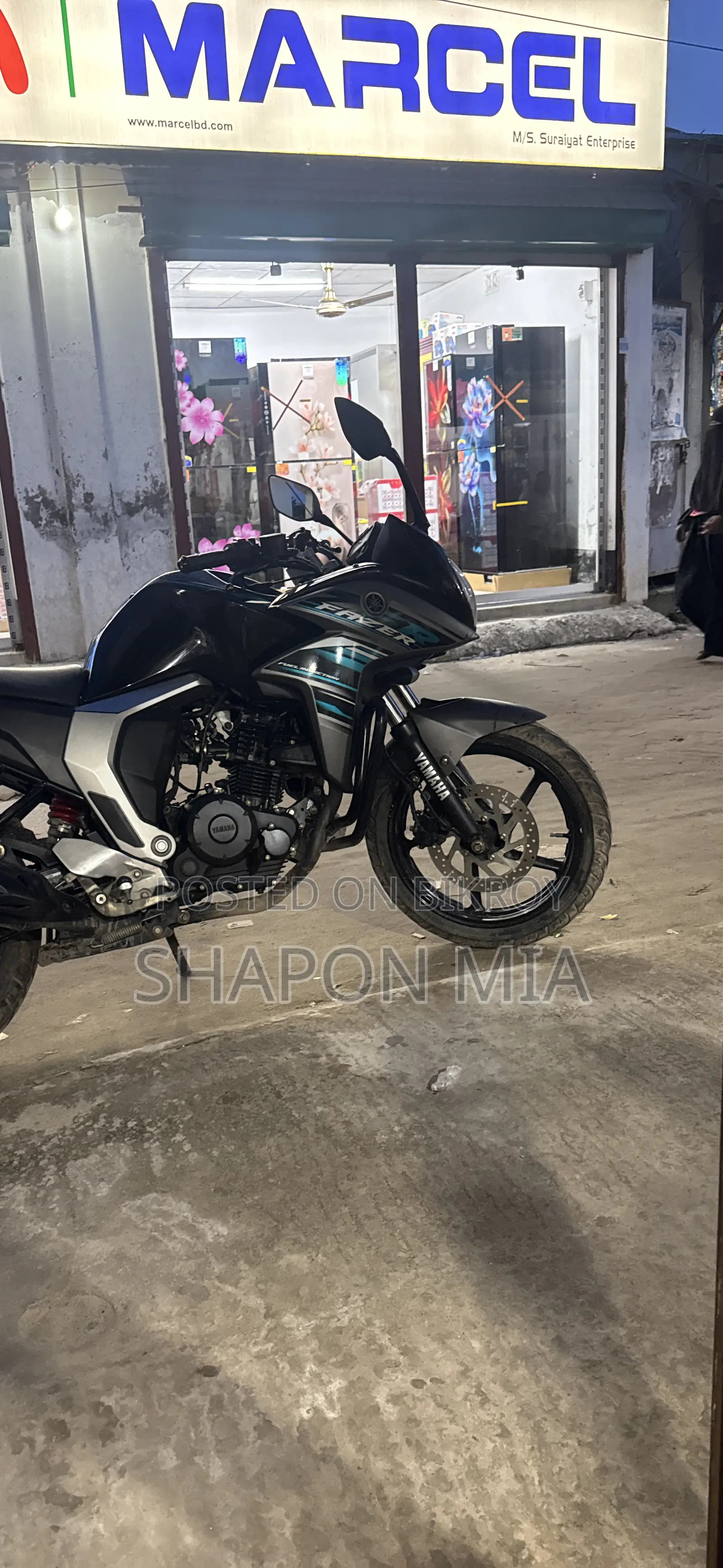 Yamaha 2022 Black