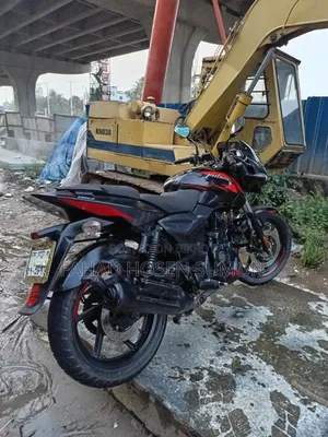 বাজাজ পালসার ১৫০ ২০২১ ব্ল্যাক