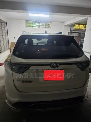 টয়োটা হ্যারিয়ার ২.০ ২০১৪ পার্ল