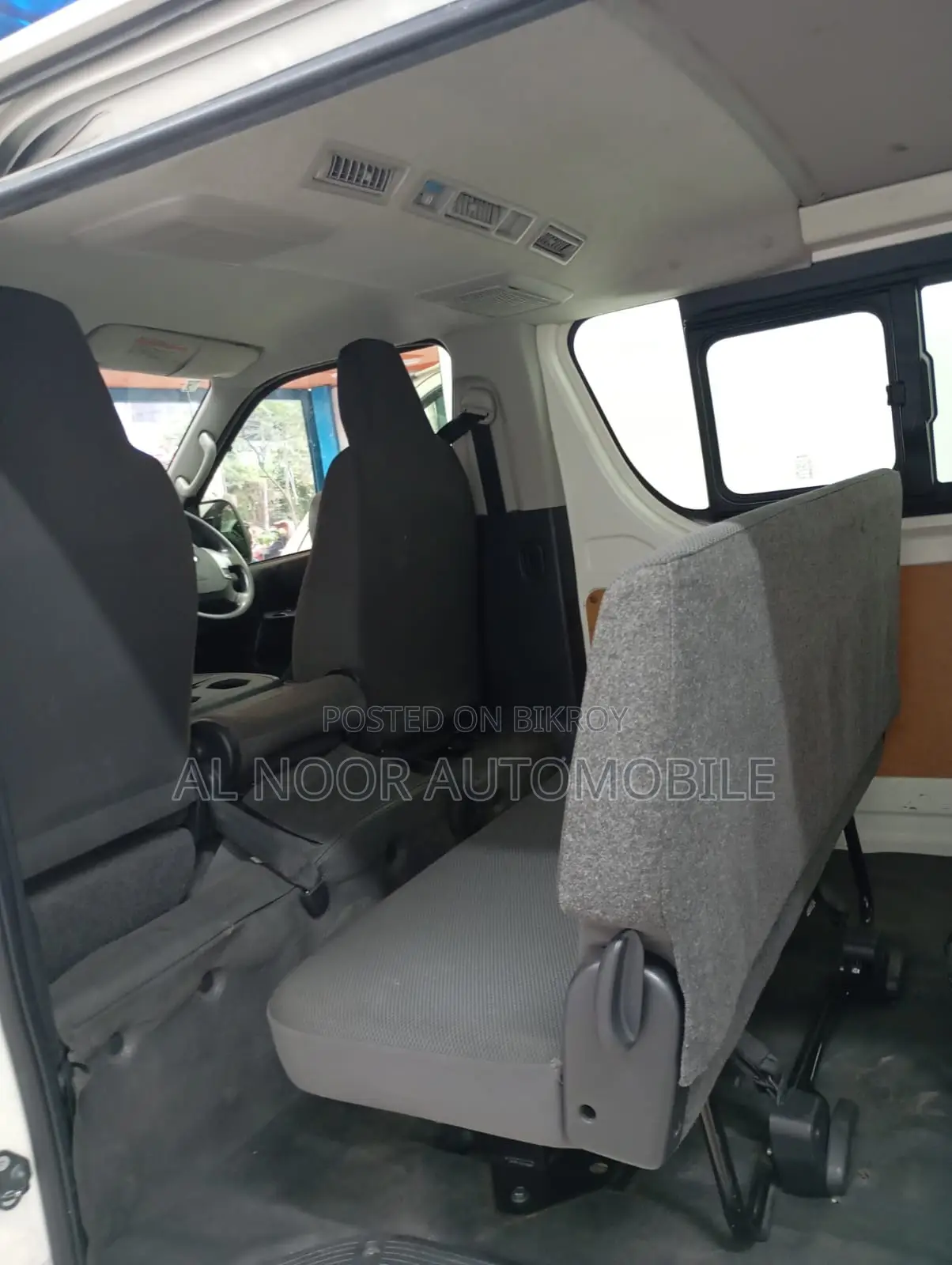 Toyota HiAce 2021 White