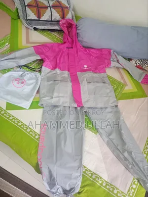 ফুডপান্ডা রাইডার ব্যাগ ও রেইনকোট