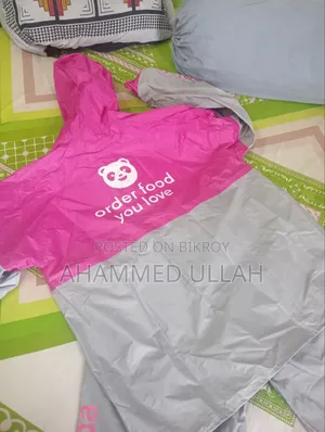 ফুডপান্ডা রাইডার ব্যাগ ও রেইনকোট
