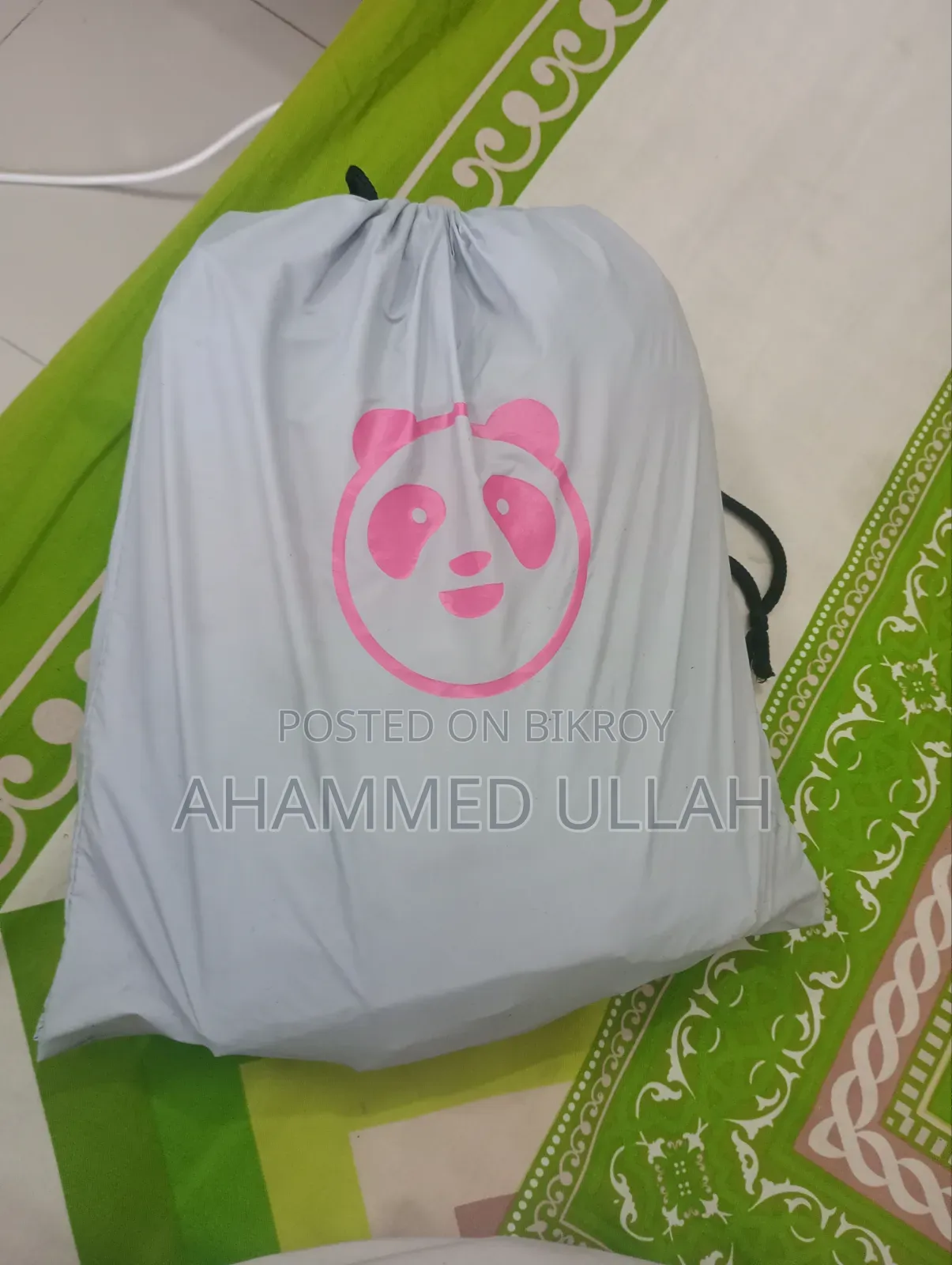 ফুডপান্ডা রাইডার ব্যাগ ও রেইনকোট