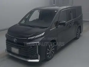 Toyota Voxy 2023 Purple