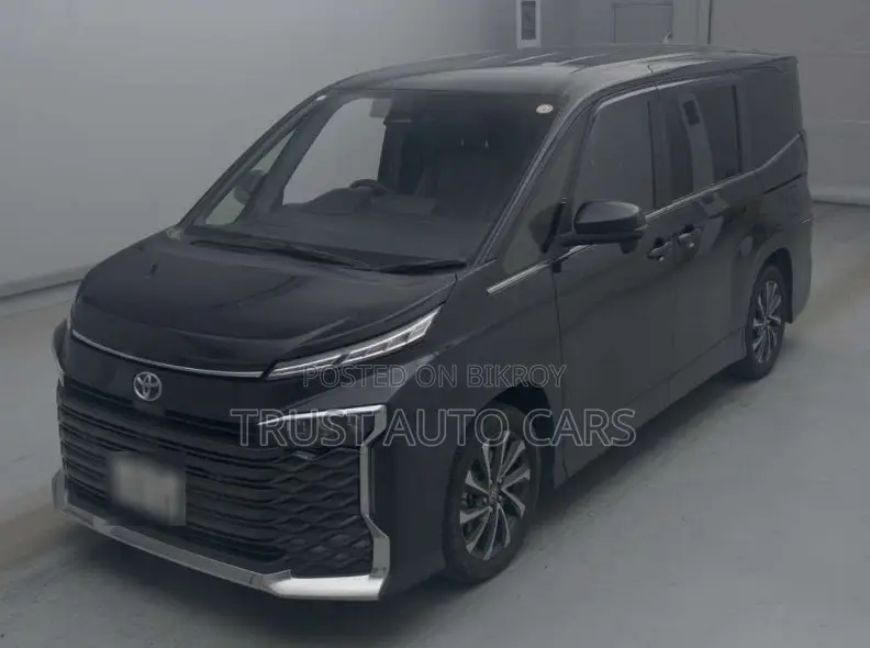 Toyota Voxy 2023 Purple