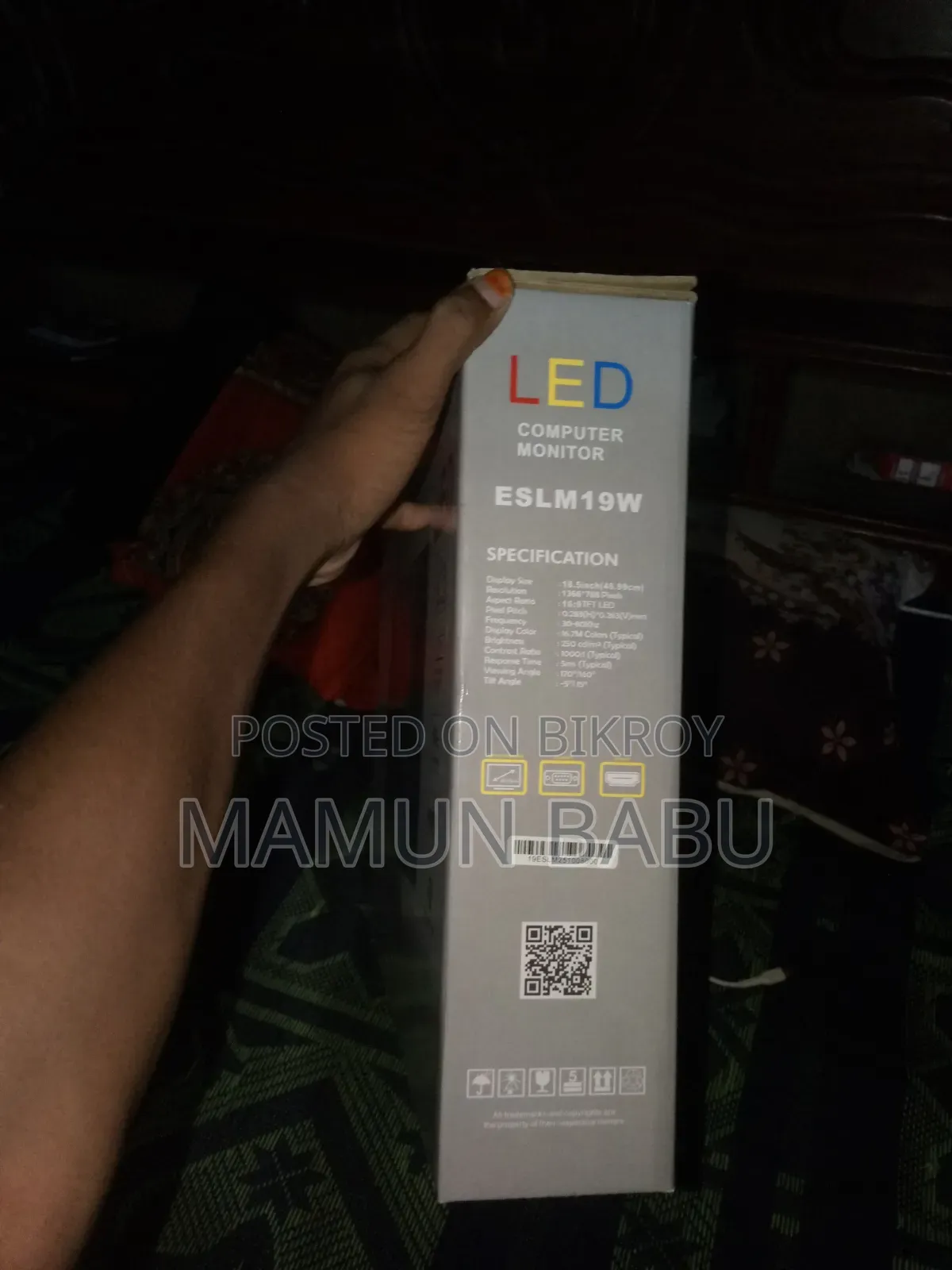 19-inch LED Monitor