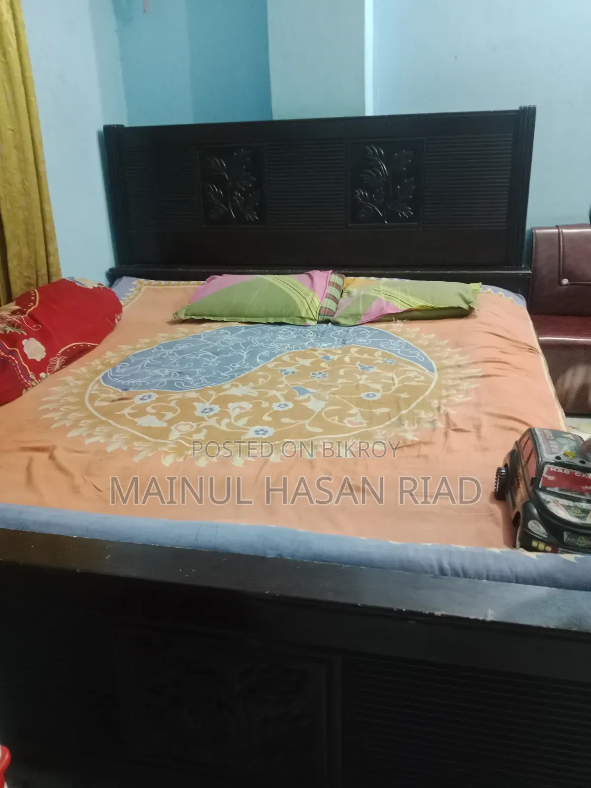ভালো অবস্থার কাঠের খাট বিক্রি হবে ৬×৭ সাইজের কাঠের খাট