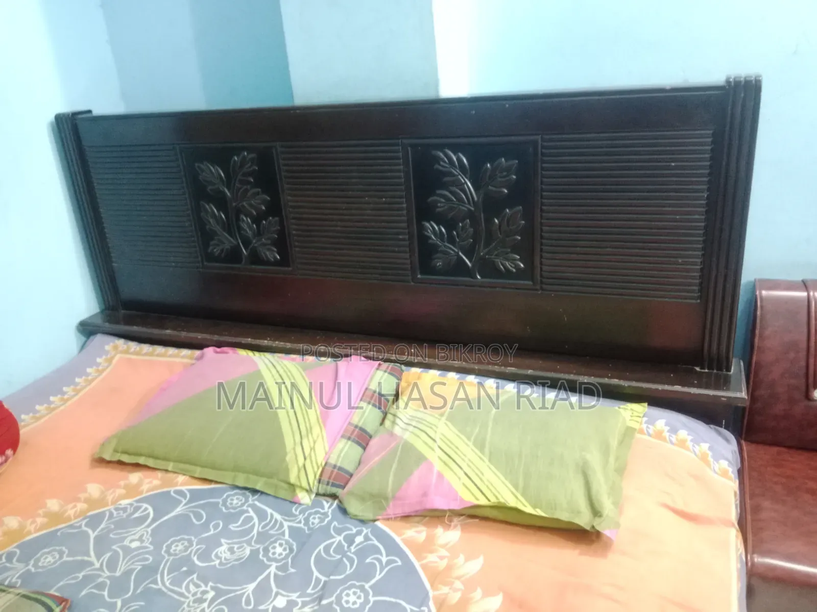 ভালো অবস্থার কাঠের খাট বিক্রি হবে ৬×৭ সাইজের কাঠের খাট