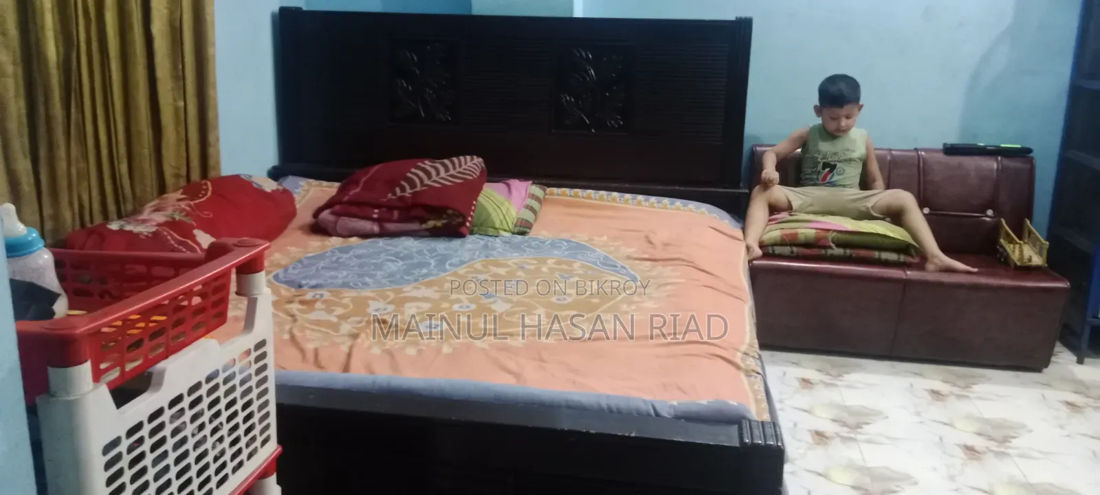 ভালো অবস্থার কাঠের খাট বিক্রি হবে ৬×৭ সাইজের কাঠের খাট