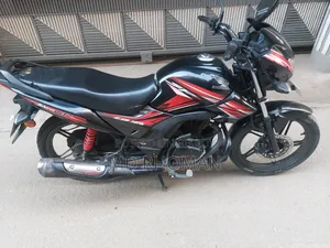 হোন্ডা সিবি ২০২১ কালো