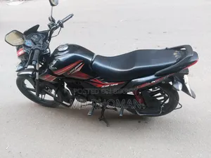 হোন্ডা সিবি ২০২১ কালো